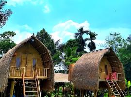 Lumbung Langit Bali house & hostel: Tampaksiring şehrinde bir kamp alanı