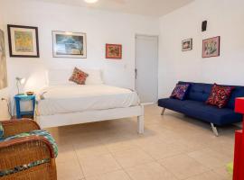 Studio 1 Tinima with Garden access, hotel in Vieques