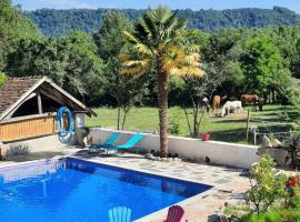 gîte des 2 Lions, hotel met parkeren in Murs-et-Gélignieux