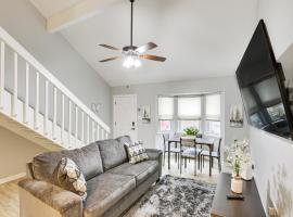 Updated Tallahassee Townhome 3 Mi to Downtown!, cabaña o casa de campo en Tallahassee