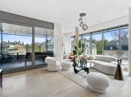 Elegant 2BR with Balcony in Ville Haute Center