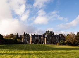 Dalmunzie Castle Hotel, country house in Glenshee