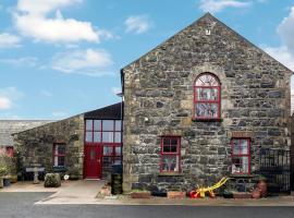 Colliers Hall - The Barn, hotelli kohteessa Ballycastle