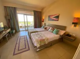Byoum lake side hotel room, Tunis village, fayoum