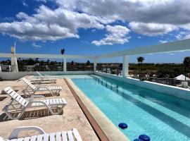ATLANTICO SUITES - ROOFTOP POOL, BARS & BEACH CLUB, hotel in Punta Cana