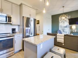 Downtown Lynchburg Condo with James River Views, acomoda&ccedil;&atilde;o em condom&iacute;nio em Lynchburg