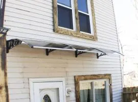 Newly Renovated 2-Bed near Downtown-North Shore