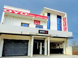 OYO HOTEL GRAND VIEW, hotell i Morādābād