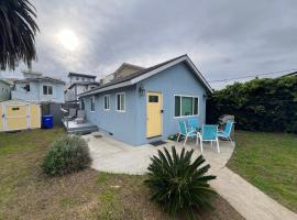 Blocks To The Beach Huge Private Fence Yard Home, hytte i Oceanside