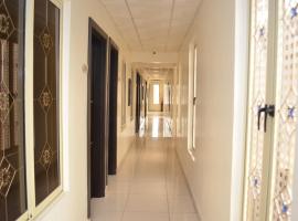 De Rigg Place - Alaka Estate, Surulere, hotel em Surulere, Lagos