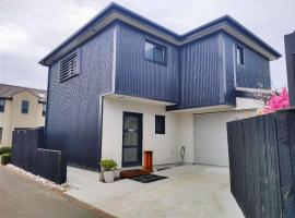 LilyのHome Elegant Retreat near Riccarton Mall، فندق في كرايستشيرش