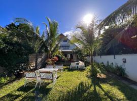 Tropical 3-bedrooms Coastal Residence Creolia2, hytte i Pointe aux Canonniers