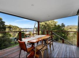 Relax at Goughs Bay, holiday home in Goughs Bay