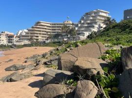 Beachfront apartment in Ballito! Casablanca, Hotel in Ballito