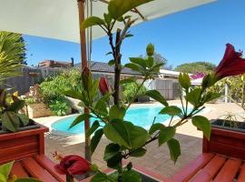 Cosy Beach Apartment for 2 ADULTS ONLY ,self-contained, hotel con parcheggio a Singleton
