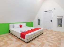 RedDoorz Syariah Plus Near Sukabumi Station