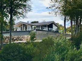 Holiday Home With Exceptional Sea View, sumarhús í Børkop