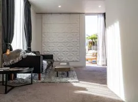 Dunedin Central Luxe Pad
