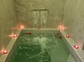 LUXUITE SPA con PISCINA e JACUZZI