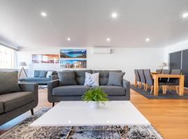Central & Modern Inner City Apartment with Wi-Fi, apartment in Launceston