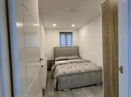 Cozy 2 Bed Property in High Wycombe Tn