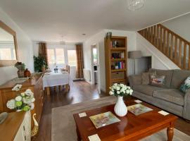 ROSE COTTAGE, holiday home in Ryde