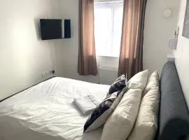Forsyth Apartment - Spacious and Comfortable 2 bedrooms