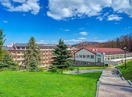 Sanatorium GÓRNIK, hotel em Iwonicz-Zdrój