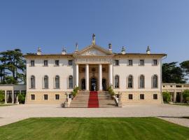 Hotel Villa Cornér Della Regina, hotel con parking en Vedelago