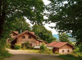 Hütten am Waldrand, cabin in Altnußberg