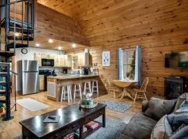 Cozy Cabin Retreat: Tiny Trotter