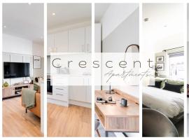 Newport's heart: Steps from shops & local charm!, Hotel in Newport