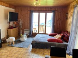 Chalet Le Petit Foyer، فندق في Salvan