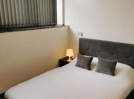Budget Central Serviced Studio Apartment, serviced apartment in Sunderland