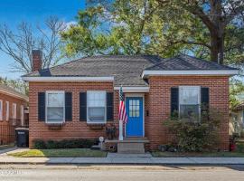 Kotedža Historic Home w a Fresh Look - Downtown pilsētā New Iberia