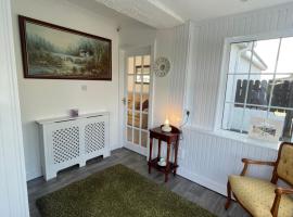 Teasy's cottage, hotel with parking in Armagh