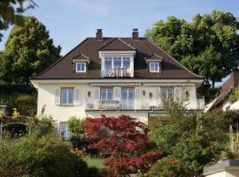 Ferienwohnung Bodenseeblick, 4-star hotel in Allensbach