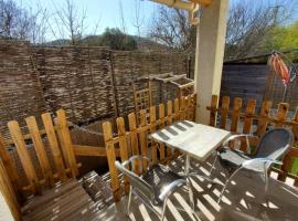 La casa Elisa Gîte T2 indépendant, hotel adaptado en Gréoux-les-Bains