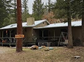 Elk Lodge, cabaña o casa de campo en Ruidoso