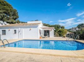 Chalet nuevo piscina javea, hotel a Jávea