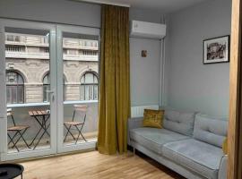 Double Studio near University Square - 2 Balconies