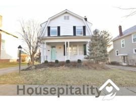 Clintonville Community Home, holiday rental in Columbus
