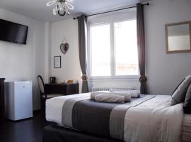 Hôtel Le Tivoli: Sisteron şehrinde bir otel