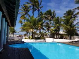 VILLA NACRI NA PRAIA con PISCINA ENTRE ILHEUS E ITACARE'