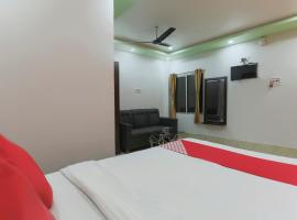 OYO Flagship 67063 Roy Villa Resort, hotel u gradu Baharampur