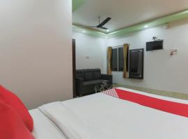 OYO Flagship 67063 Roy Villa Resort、Baharampurのホテル