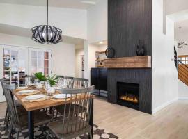 The Rock Trail House+Renovated+Modern+Fireplace+EV+Nice Yard, hotel in Flagstaff