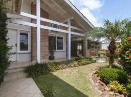 Casa c piscina, churrasq e Wi-Fi, lazer completo