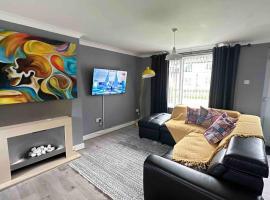 King Or Twin Bed In Stylish Home, holiday home in Nottingham