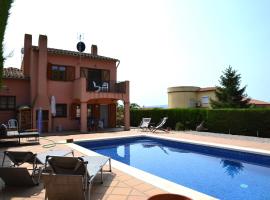 Casa con Piscina Privada y Jardín Cerca de la Playa en L'Estartit - ES-323-6，位于埃斯塔蒂特的酒店